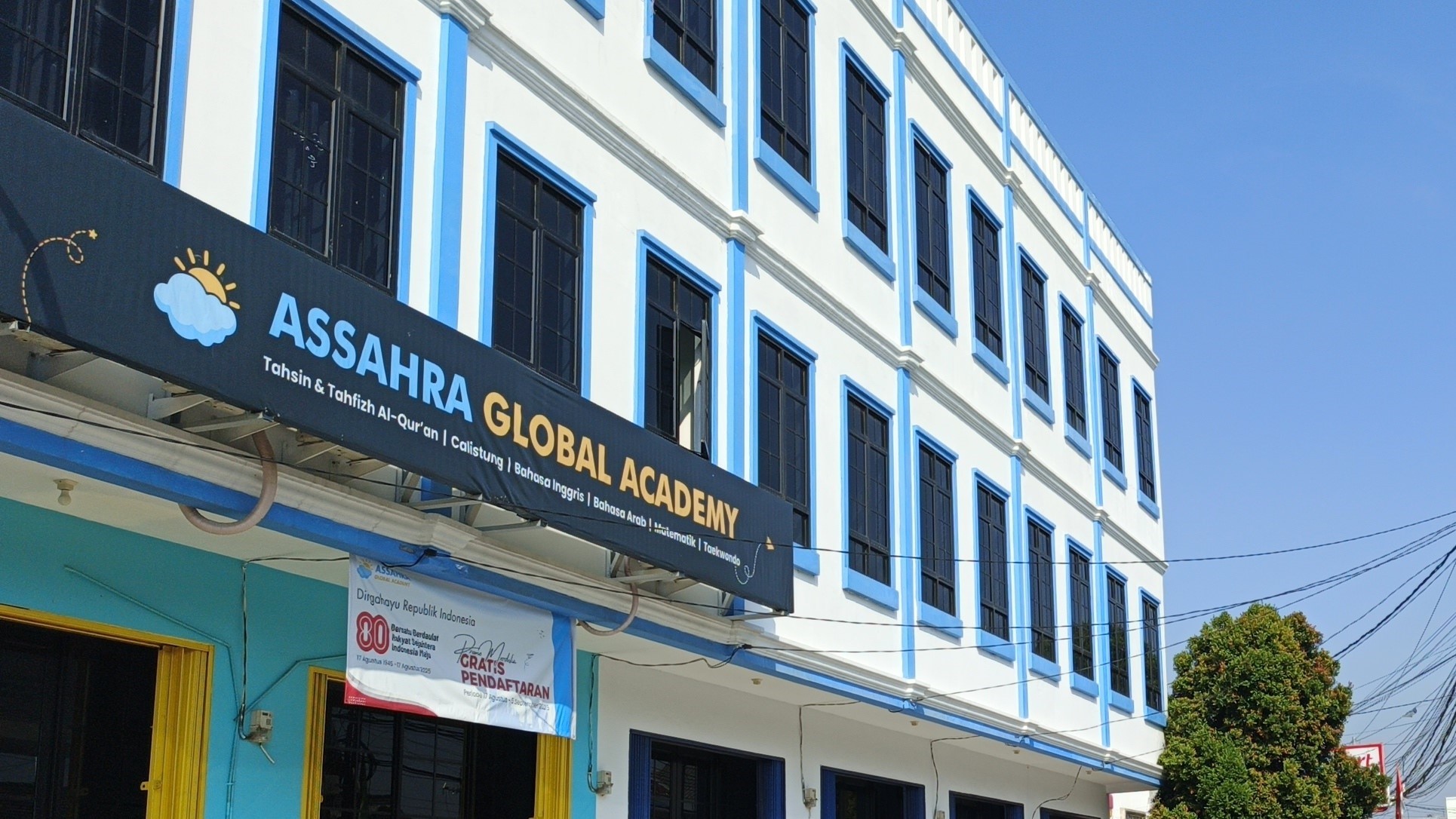 Kegiatan belajar di Assahra